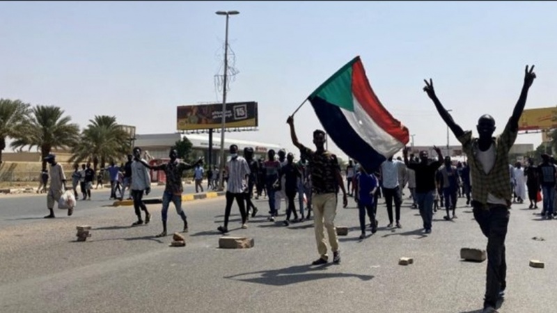 Sudan'da ordunun saldırısında 5 protestocu öldü
