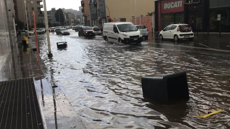 Sardegna, forte ondata di maltempo: uomo disperso