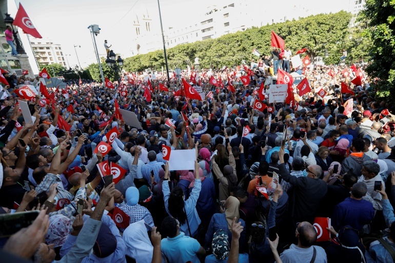 مظاهرات في تونس رفضا للتدابير الاستثنائية التي أقرها الرئيس