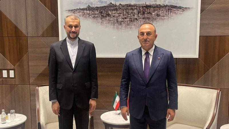 Iran, ministro turco Cavusoglu arrivato a Teheran