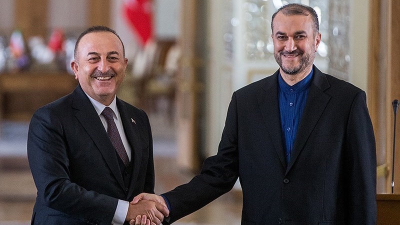 イランとトルコの外相らが、両国の長期的協力ロードマップ作成をめぐり合意