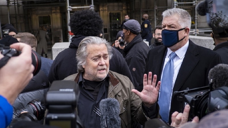 Usa: Bannon prima dell'arresto, 'combattere il regime di Biden'