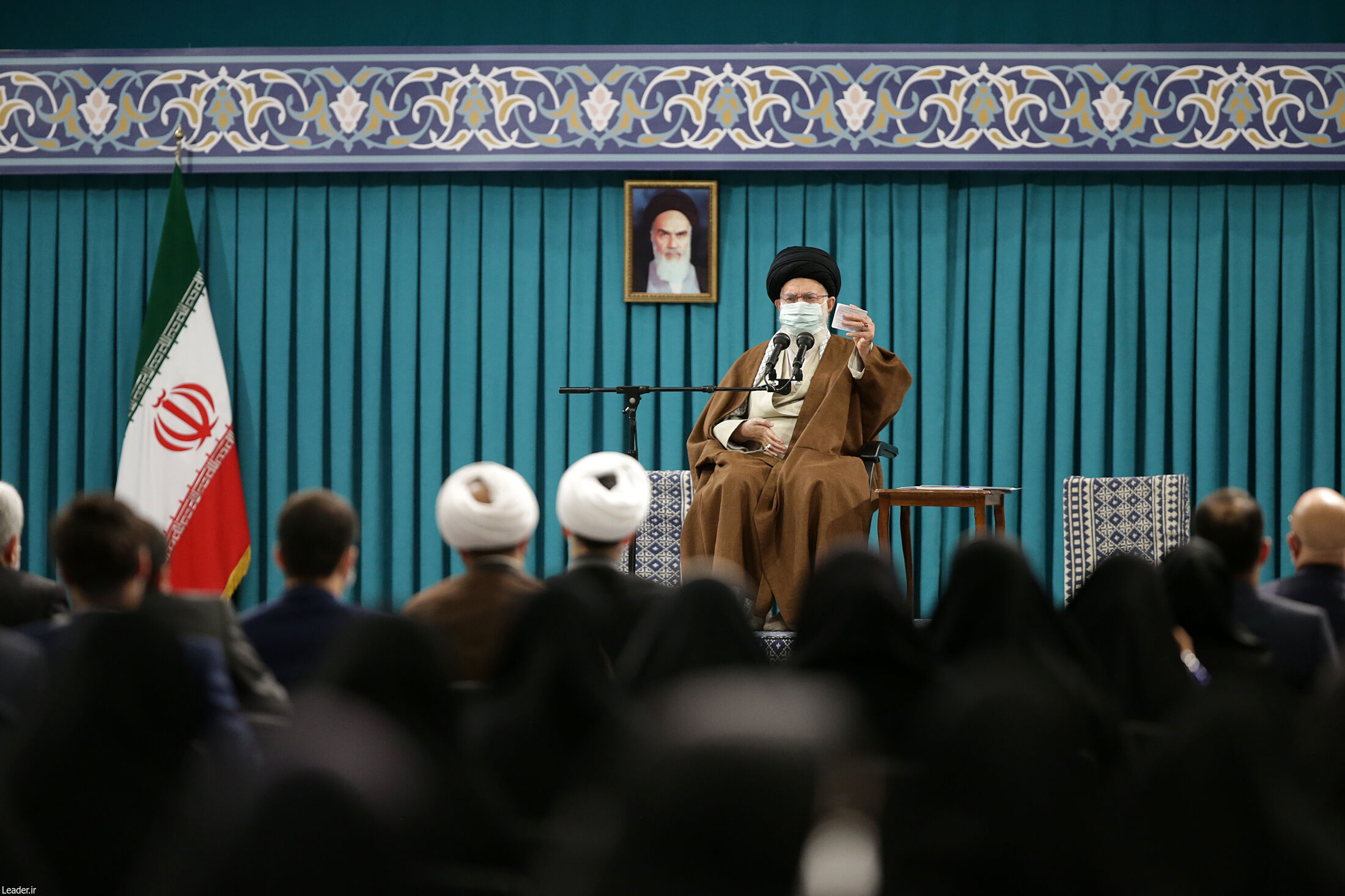 Imam Khamenei : les colonialistes cherchent à détourner les Iraniens de leur talent