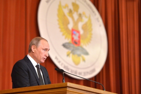 Путин :дипломатия должна активнее противостоять попыткам Евросоюза и Соединенных Штатов Америки
