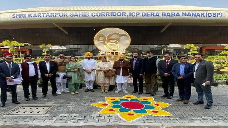 পাকিস্তানের গুরুদোয়ারা করতারপুর দরবার সাহিবে গেলেন পাঞ্জাবের মুখ্যমন্ত্রীসহ মন্ত্রী ও বিধায়করা