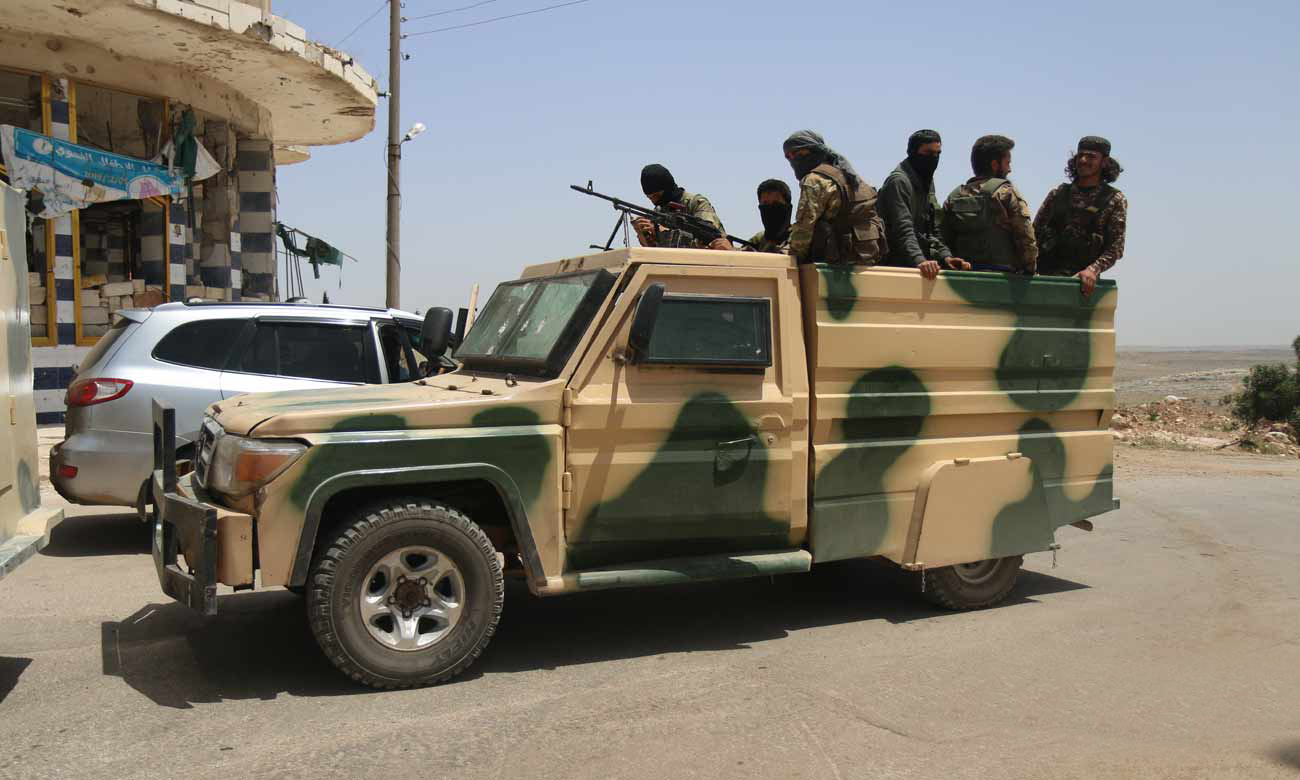 مسلحو "هيئة تحرير الشام" يقتحمون بلدة كفر تخاريم غربي إدلب