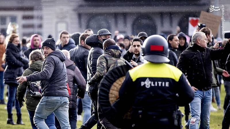 بەهۆی تەقەی پۆلیسی هۆڵنداوە ژمارەیەک خۆپیشاندەر برینداربوون