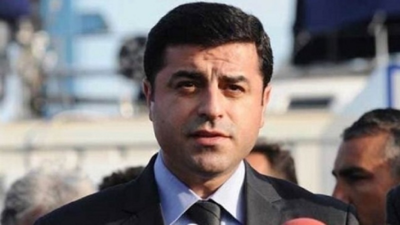 سەڵاحەدین دەمیرتاش داوای هەڵبژاردنی پێشوەختە لە تورکیا دەکات