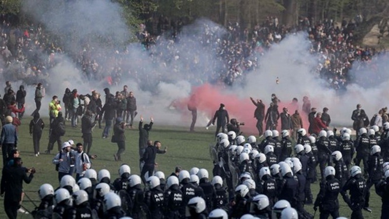 Полиция применила слезоточивый газ против тысяч протестующих в Брюсселе