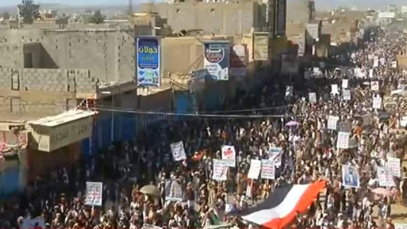 مسيرة جماهيرية حاشدة رفضا للتصعيد الأمريكي واستمرار العدوان والحصار على اليمن