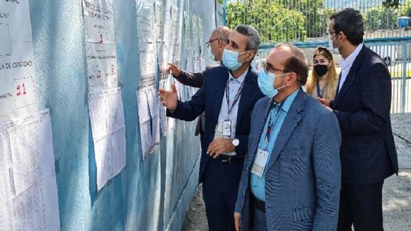 İran parlamento heyeti Venezuela'nın bölgesel ve belediye seçim merkezlerini ziyaret etti