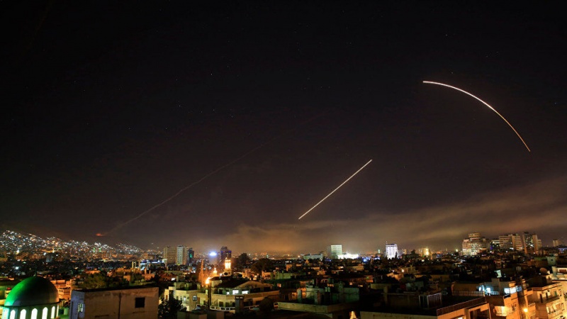 シリアの防空システムが、イスラエルのミサイル攻撃を撃墜