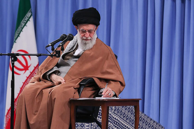 L'imam Khamenei publie un message à l'occasion de la semaine Basij