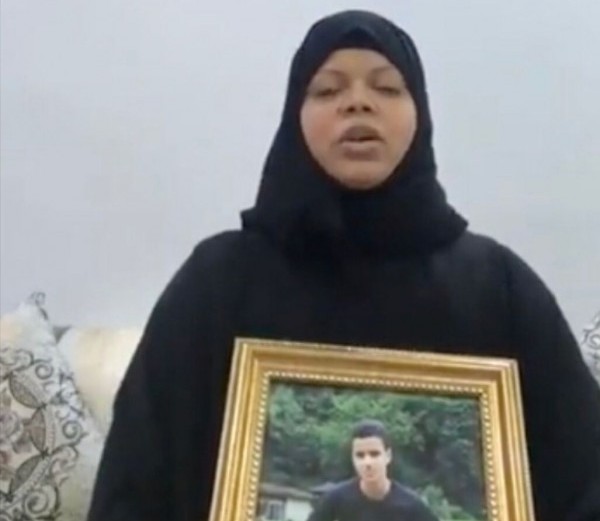 والدة طفل مُعتقل بالحوض الجاف تعلن الإضراب عن الطعام تضامنًا مع ابنها: نعيش معًا أو نموت سويًّا