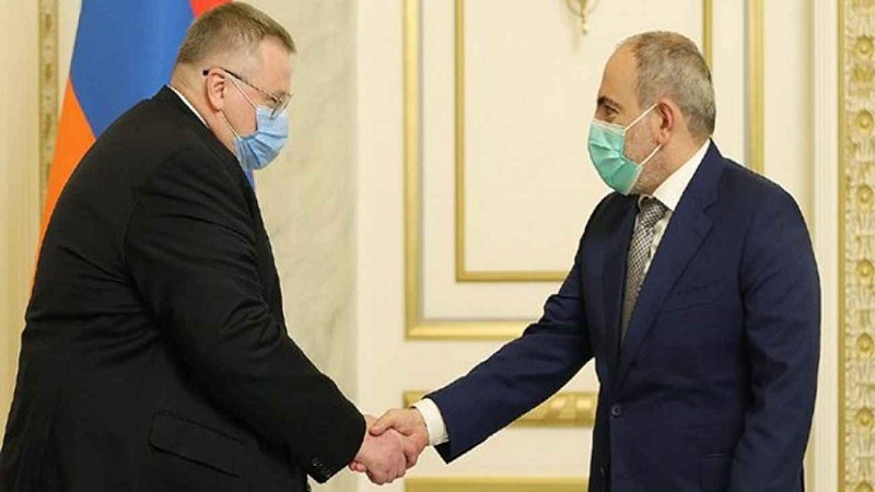 Российская делегация встретилась с Пашиняном после визита Алиева