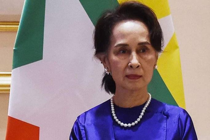  ေနျပည္ေတာ္ ဖြံၿဖိဳးတိုးတက္ေရးေကာ္မတီ အၿမဲတမ္းအတြင္းဝန္ ဦးမ်ိဳးေအာင္ အား ေဒၚေအာင္ဆန္းစုၾကည္ေရွ႕ေနအဖြဲ႕ က ယေန႔ ျပန္လွန္ စစ္ေမး