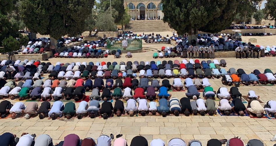 Over 40,000 Palestinian worshipers perform Friday prayer at Al-Aqsa despite strict Israeli measures