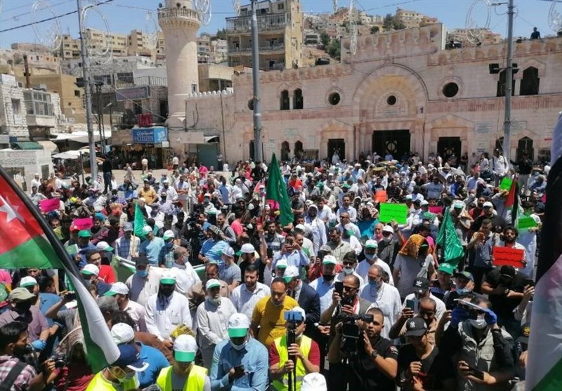 Mass protests in Jordan against normalization agreements with Zionist regime