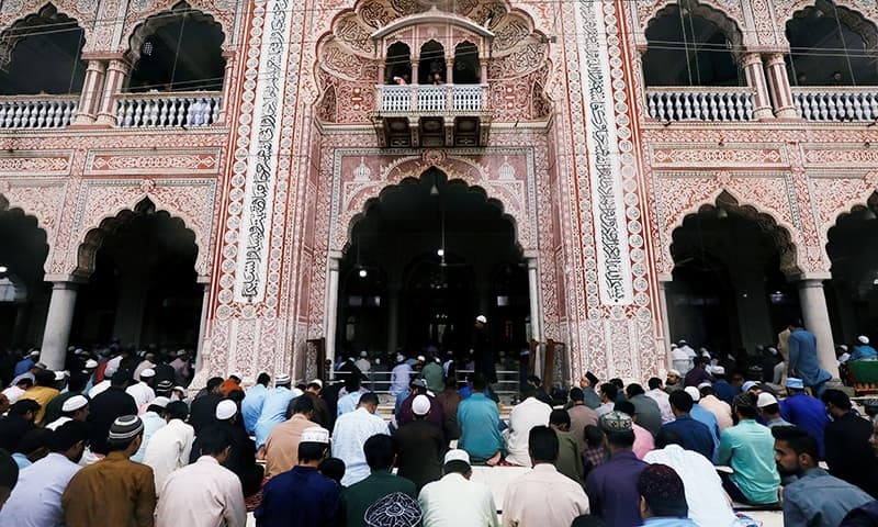 Pakistan: Only fully vaccinated allowed to offer prayers at Mosques