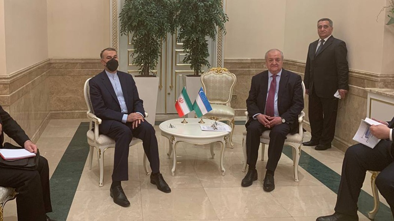 Irans Außenminister trifft seinen usbekischen Amtskollegen in Ashgabat
