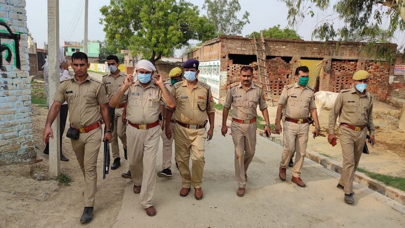 भारत के उत्तर प्रदेश में दिल दहला देने वाली घटना, दलित परिवार के चार लोगों का कुल्हाड़ी से क़त्ल, पुलिस पर भी संदेह