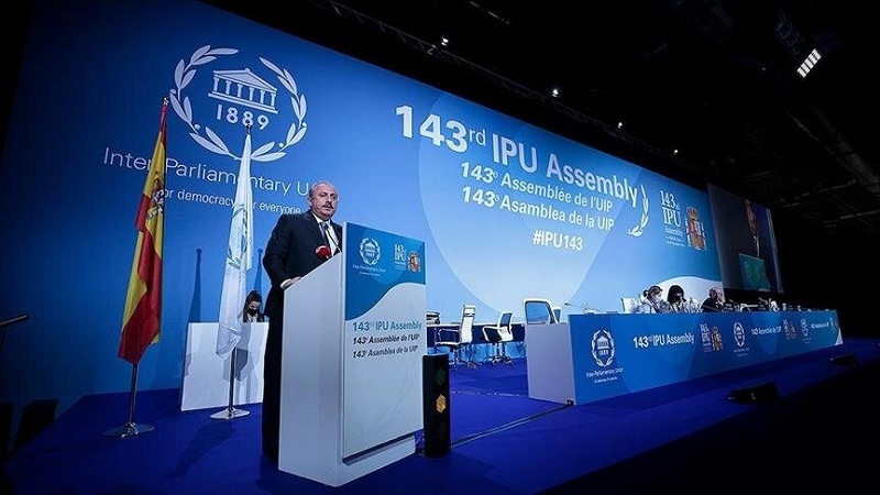 Спикер парламента Турции подверг критике Францию