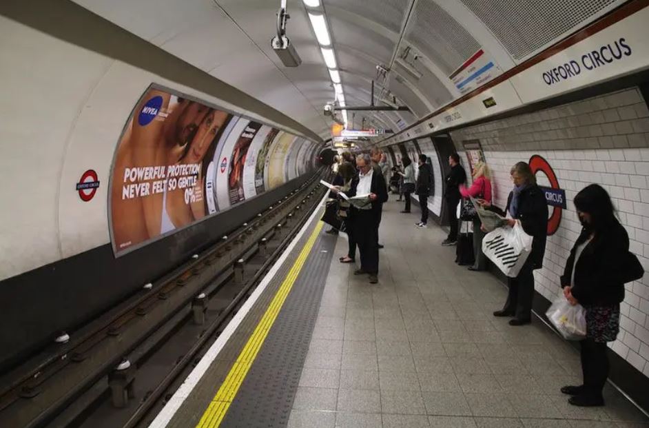 UK: South African man under investigation for abusing Muslim man reading Quran on train  (+Video)