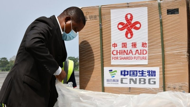 Cina invia un miliardo di vaccini in Africa