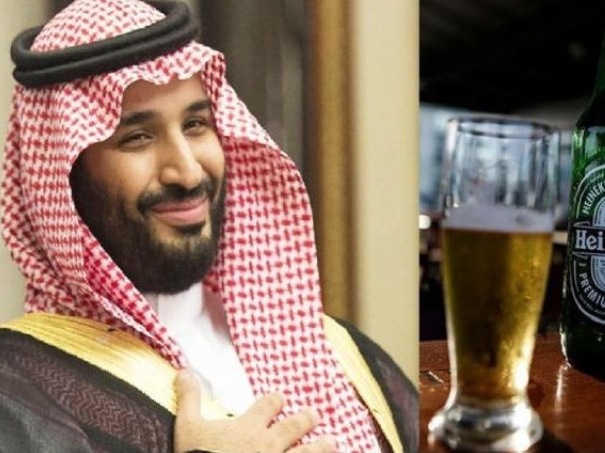 مسؤول مقرب من ابن سلمان يدعو لإباحة الخمور بالسعودية