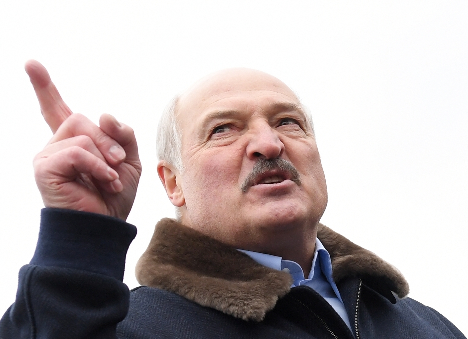 لوكاشينكو: بحر من القبور المجهولة للمهاجرين على الحدود البولندية البيلاروسية