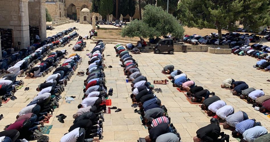 Over 45,000 worshipers attend Friday prayer at Aqsa Mosque
