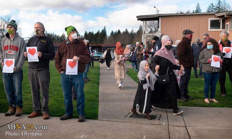 Peaceful gathering at Islamic Center of Olympia to support Muslim community (+Photos)