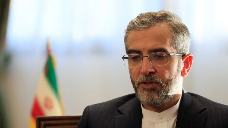 イラン外務次官、「わが国の核活動は継続されるべき」