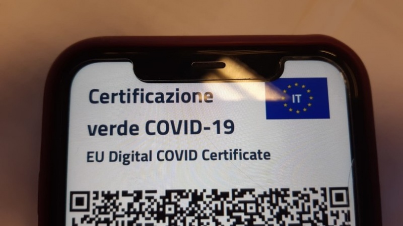 Stretta Green pass, prima multa a Roma: 400 euro