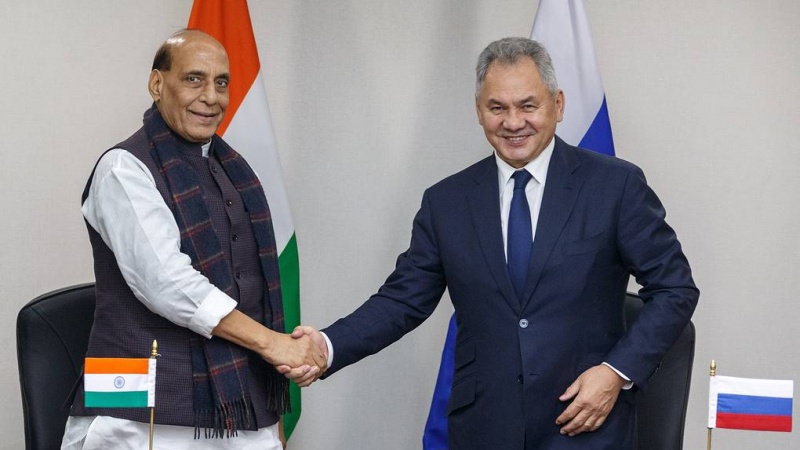 Grande accordo tecnico-militare Russia e India. Usa allarmati