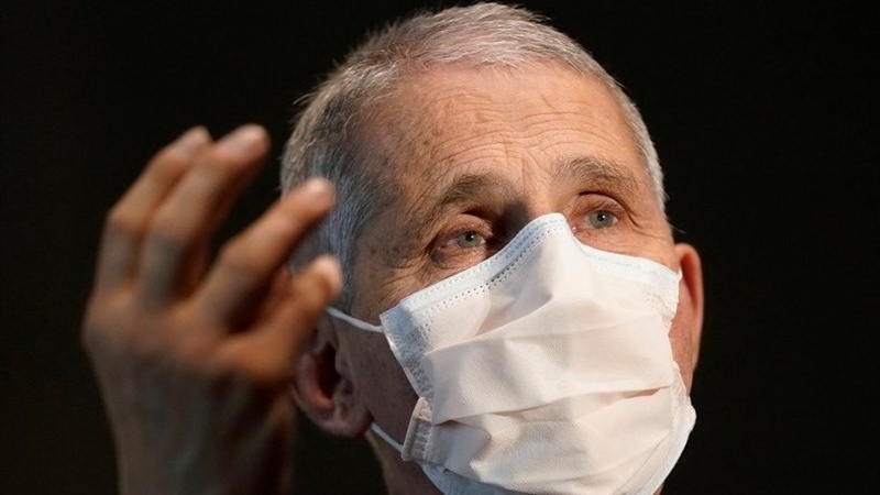 米ファウチ氏、「オミクロン株はデルタ株より危険が少ない」