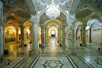 Торжественное открытие двора Хазрата Фатеме Захра (мир ей) в Наджафе одновременно с её рождением 