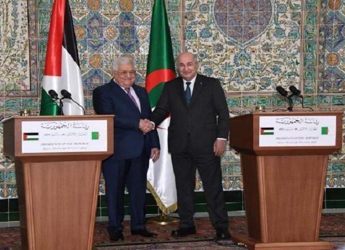 الرئيس الجزائري يتعهد بمنح السلطة الفلسطينة 100مليون دولار