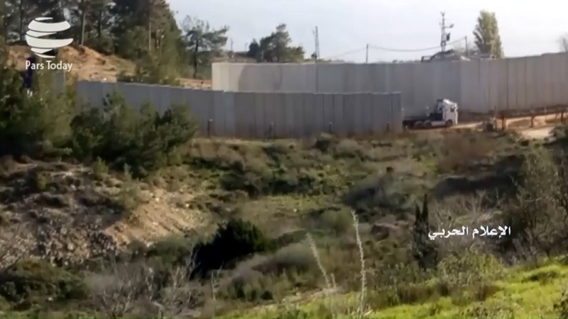 Gaza, proteste contro muro del apartheid