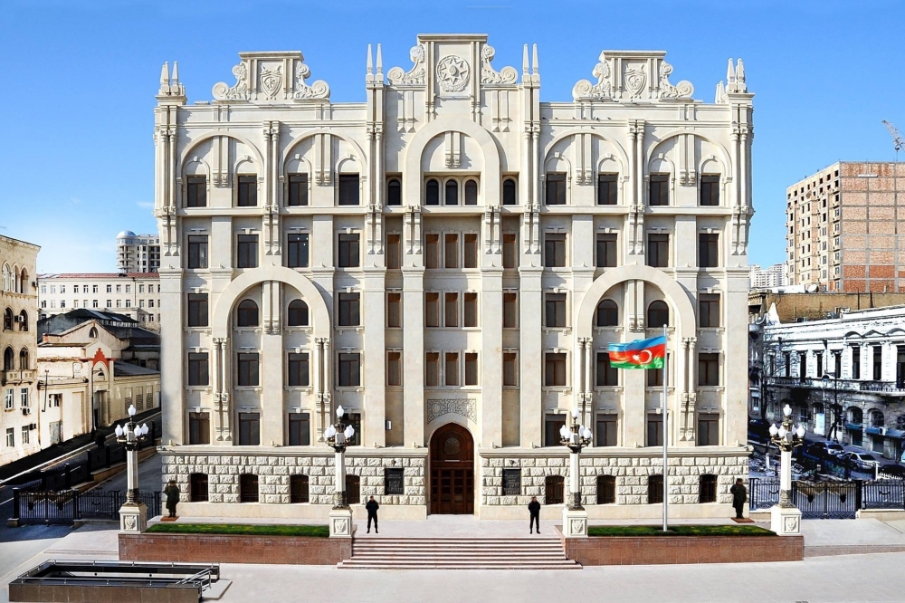 Гарабағ “гази”ләри бәләдијјә үзвләрини ДӨЈДҮ