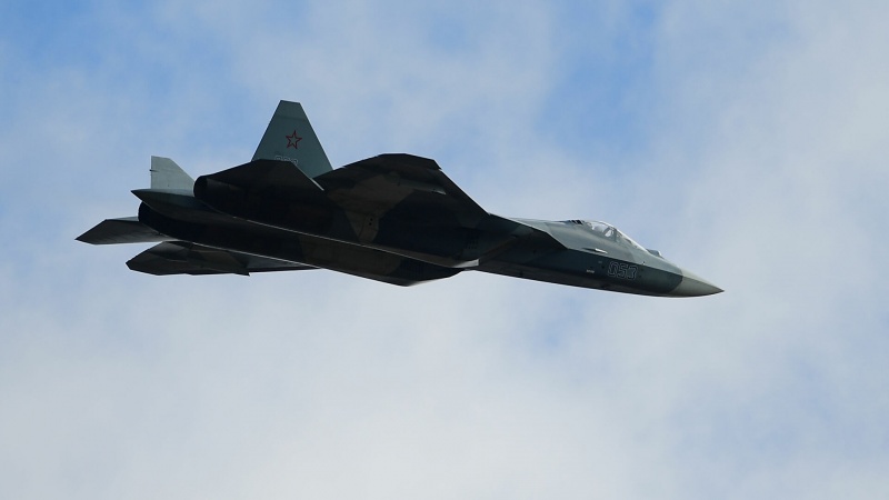 米軍偵察機が黒海上空でロシアに追跡される