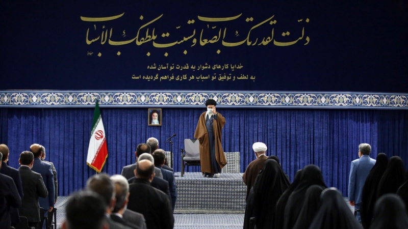 イラン最高指導者、「敵は虚偽や歪曲により、抑圧者と被抑圧者の立場を入れ替え」