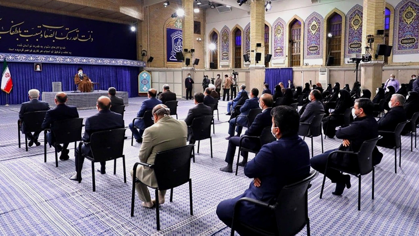 Imam Khamenei receives nurses, families of health martyrs