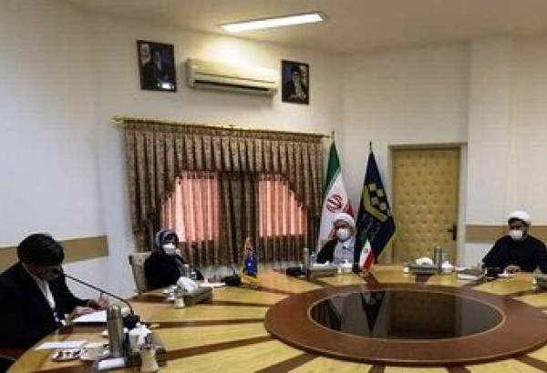 Australian ambassador calls for academic coop with Al Mustafa Int. University