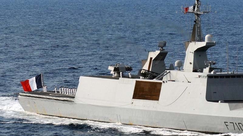 Русија Гара дәниздә бир франсыз фрегатын изинә дүшүб