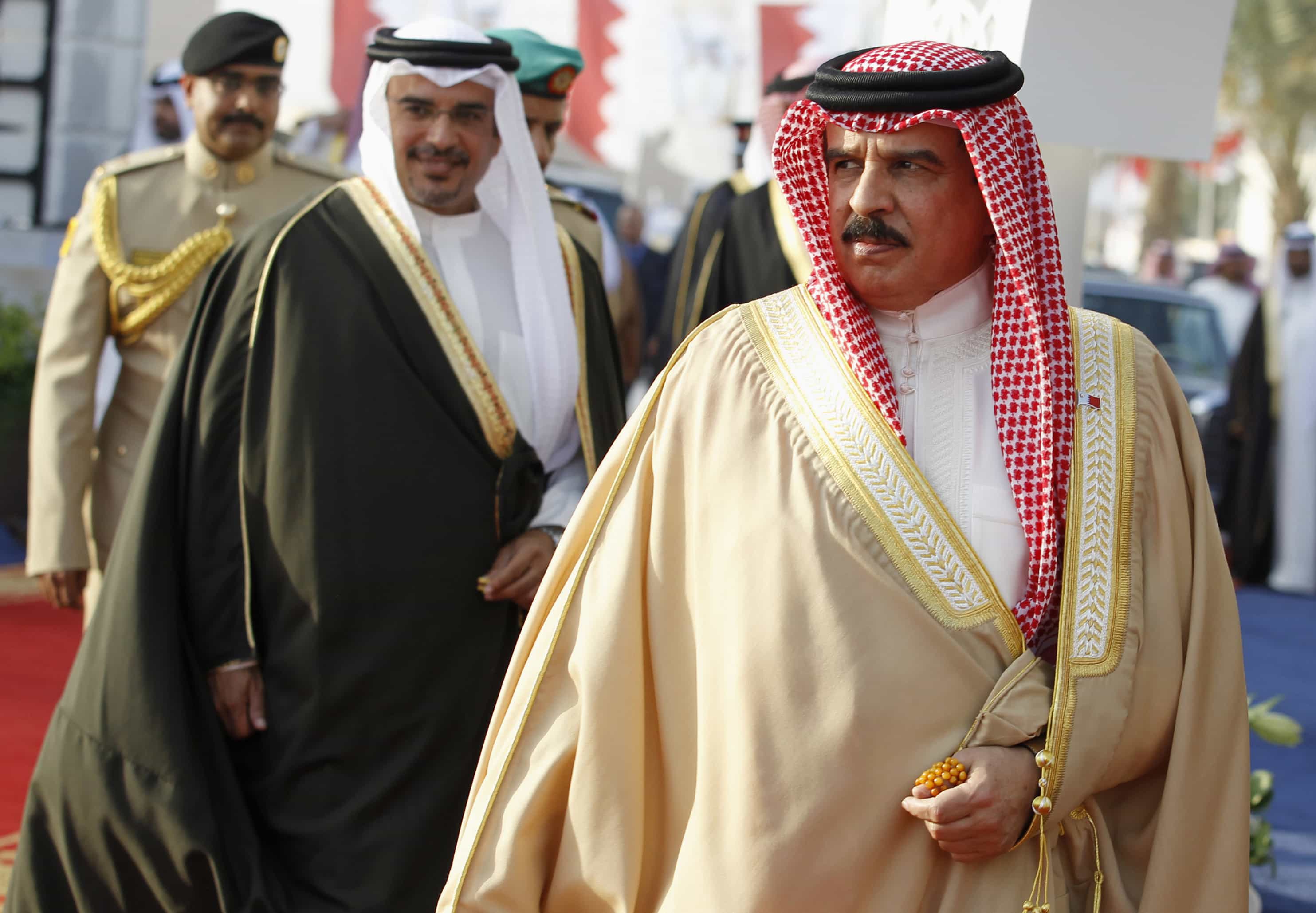 آل خليفة يُلاحقون المُعارضين السياسيين خارج حدود البحرين