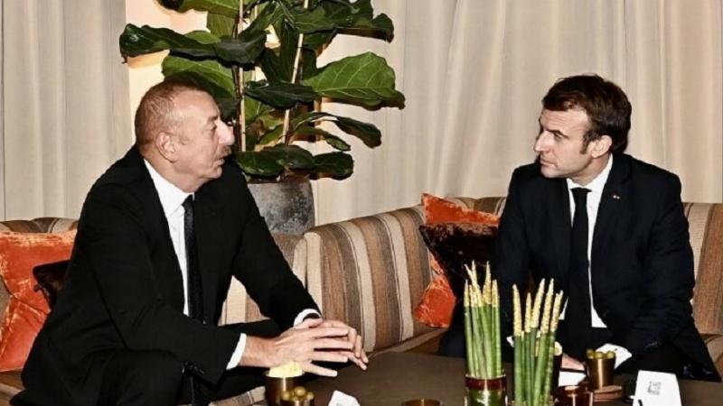 Макрон: Ермәниләри һеч вахт тәк гојмајаҹағыг