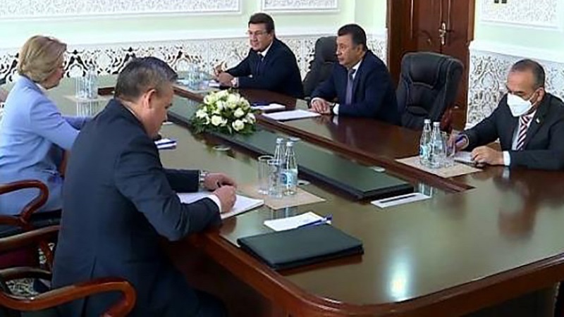Дидори нахуствазири Тоҷикистон бо раиси Созмони ғизо ва доруи Русия дар Душанбе