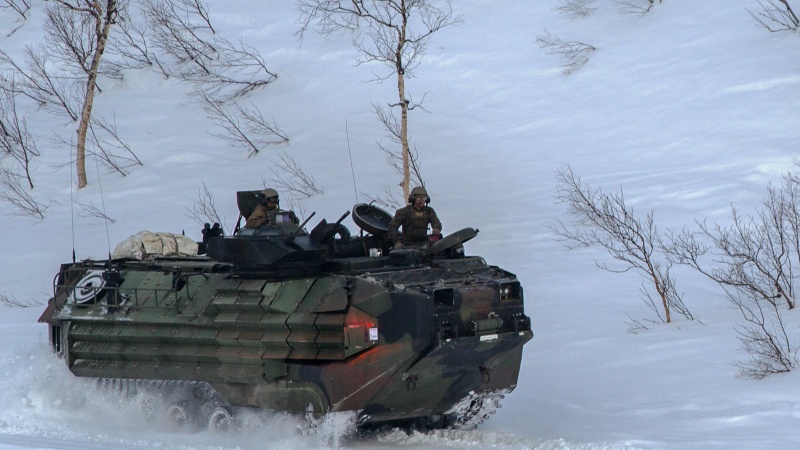 米軍が水陸両用車の水中訓練を停止、訓練中の9人の水没死で