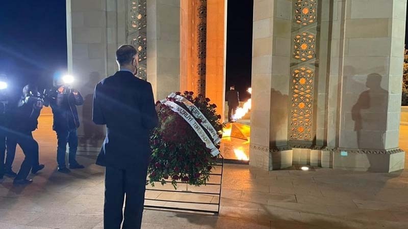 Әмир-Абдуллаһијан 44 ҝүнлүк мүһарибә шәһидләринә һөрмәт ифадә едиб